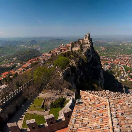 Tour dei 9 castelli di San Marino, storia, arte e paesaggi